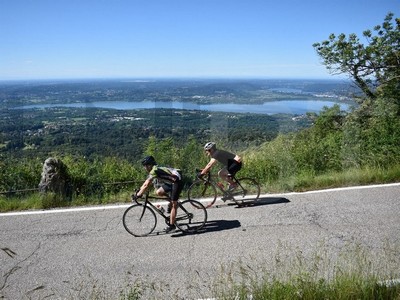 Cycling Lake Varese